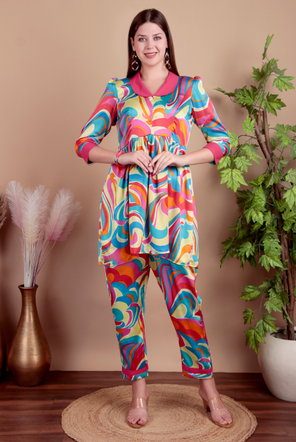Multicolored Abstract Pajama Set - Image 4