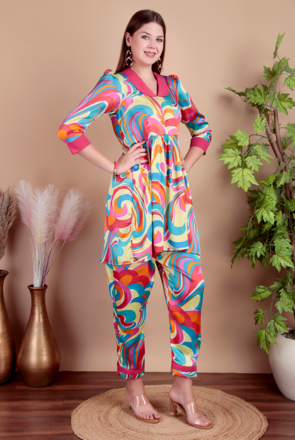 Multicolored Abstract Pajama Set - Image 5