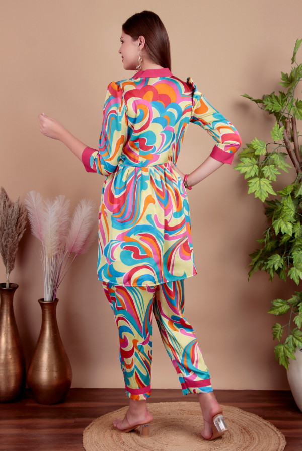 Multicolored Abstract Pajama Set - Image 7