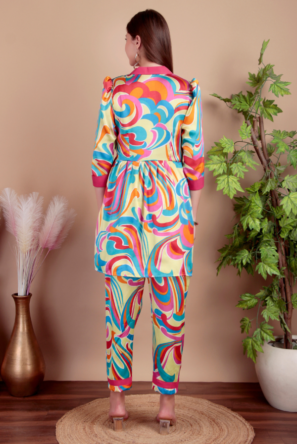 Multicolored Abstract Pajama Set - Image 8